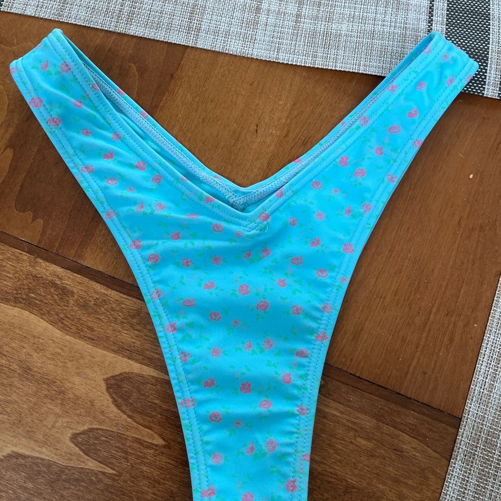 Blue Floral Bikini Set - Picture 4 of 6